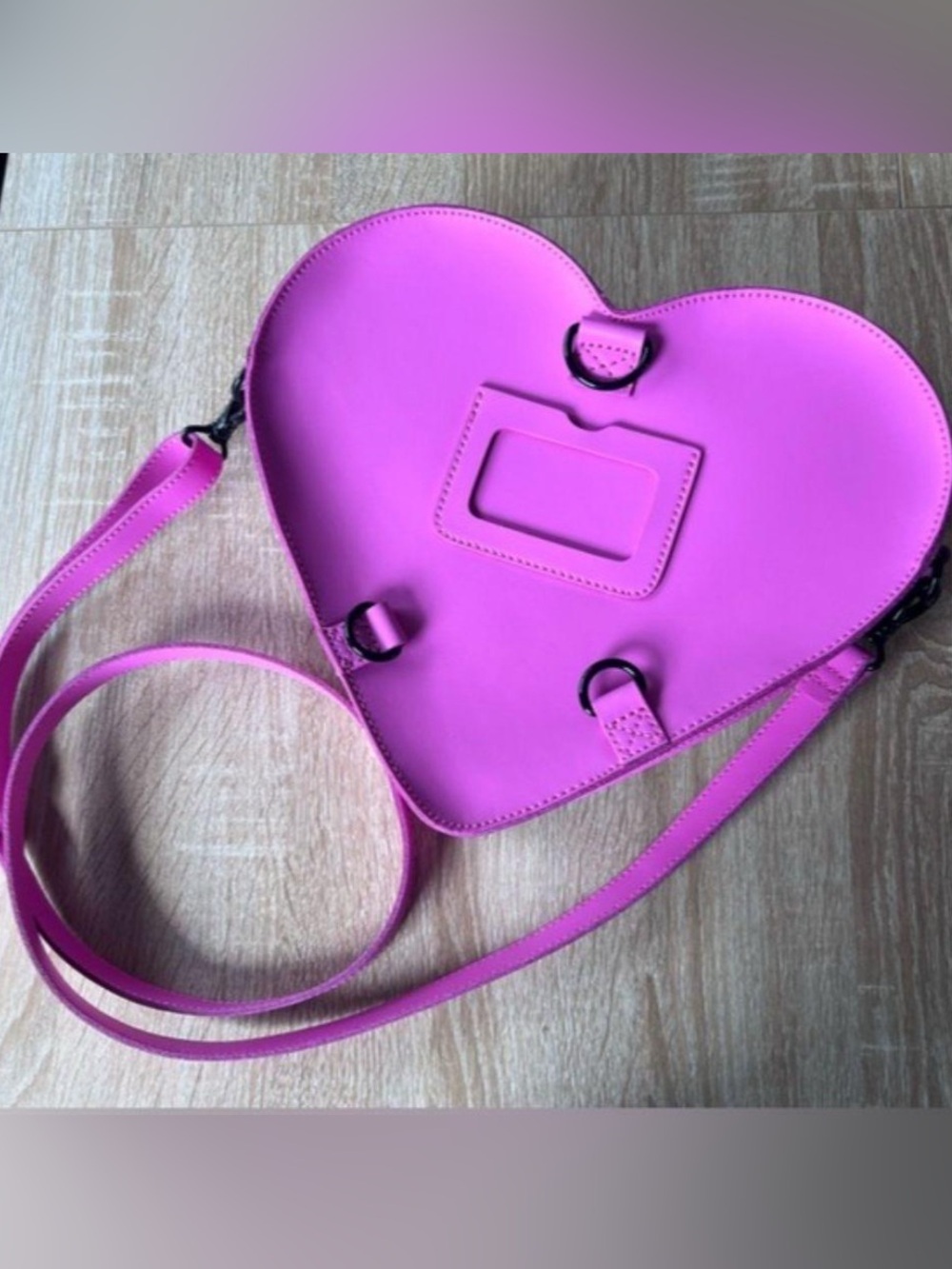 Kiev Leather Hardware Heart Shaped Bag - Picture 3 of 4